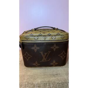 🤎SOLD🤎 Louis Vuitton Nice Reverse Monogram Vanity